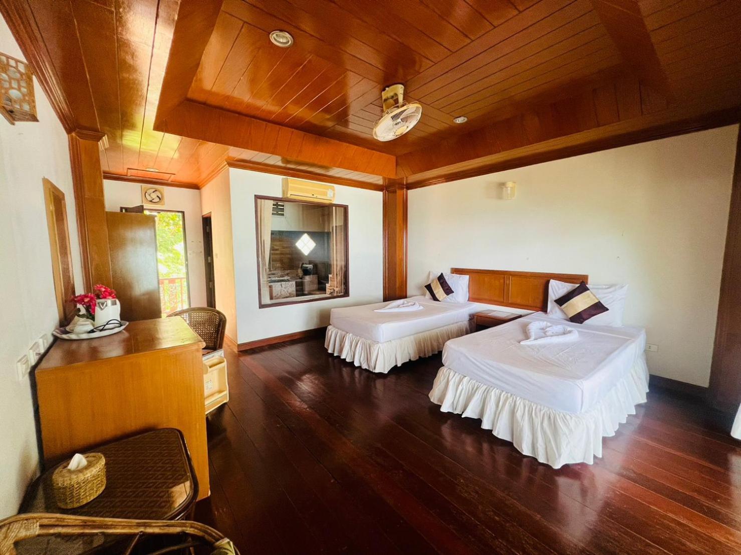 בוטל ביץ' Haad Khuad Resort מראה חיצוני תמונה